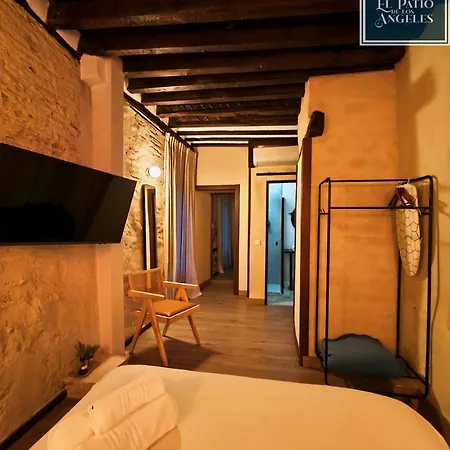 Patio De Angeles * טולדו